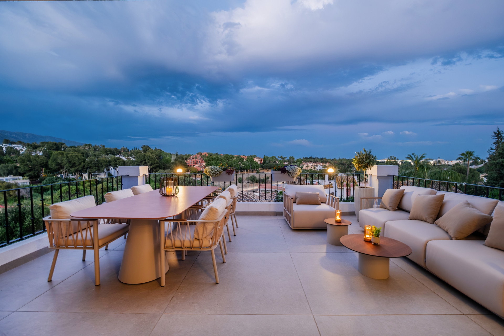 Renovated 5 bedroom penthouse in Nueva Andalucia – Marbella